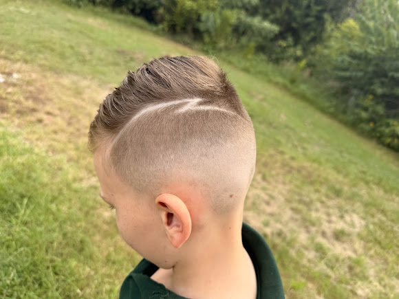 Clean kids fade with line detail by Fade Wave